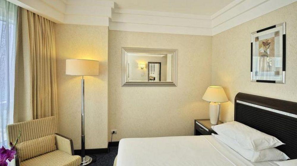 Hotel Oran Bay Managed By Accor Exteriör bild